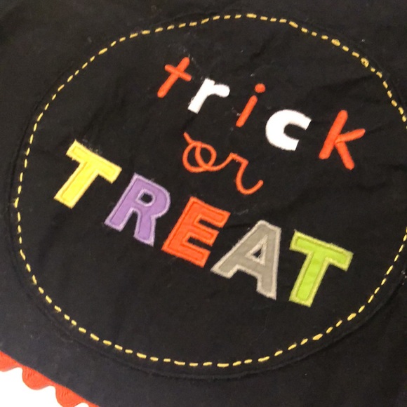 POTTERY BARN KIDS HALLOWEEN TABLE RUNNER - Picture 3 of 15